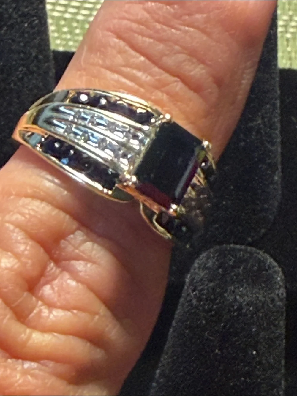 Elegant 14k Yellow Gold Diamond & Blue Sapphire Ring